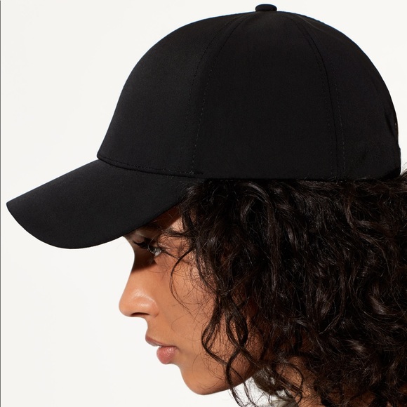 Aritzia Accessories - TNA black cap by Aritzia